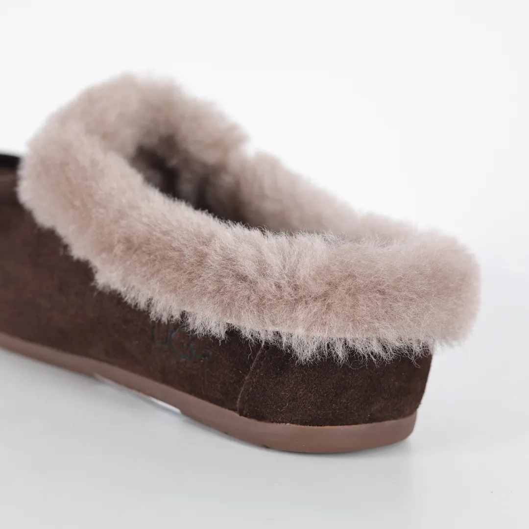 Copy price 💰560 Core recommendation Good price It is a very suitable choice for home use. In recent years, uug has launched a series of styles, which are partially geared towards the preferences of young consumers and have also moved to the forefront of fashion trends. Shoe body material: water-repellent coated suede upper, 17 mm UGGPURE™ implantable wool insole, lightweight non-slip and comfortable rubber outsole, with brand LOGO and trademark, with full packaging Size: 35 36 37 38 39 40
